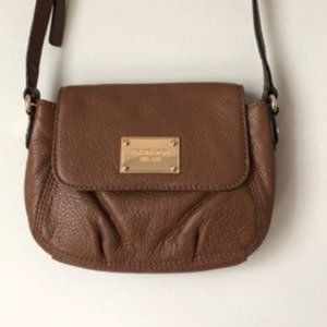 Michael Kors | Mini Brown Leather Crossbody